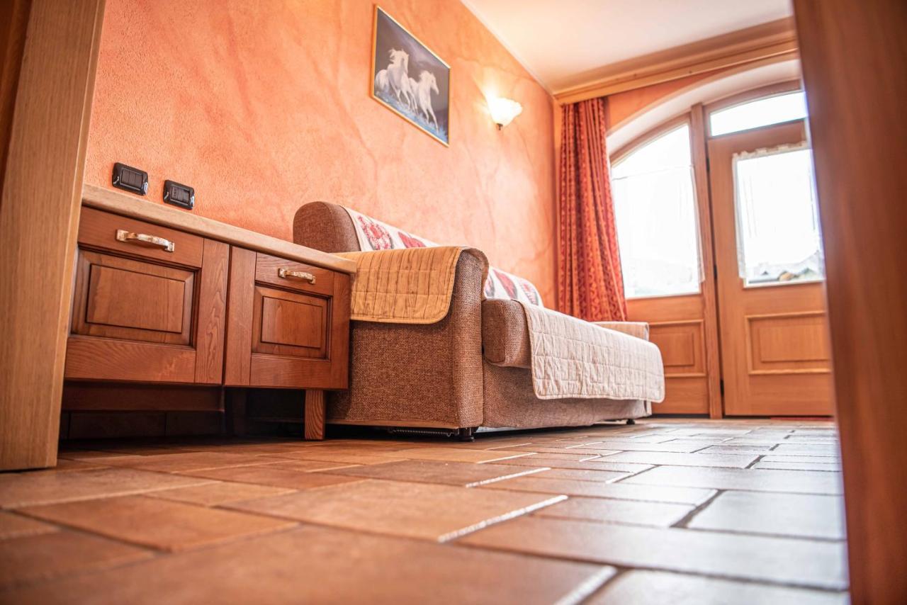 Family House Amalia Myholidaylivigno Exterior foto